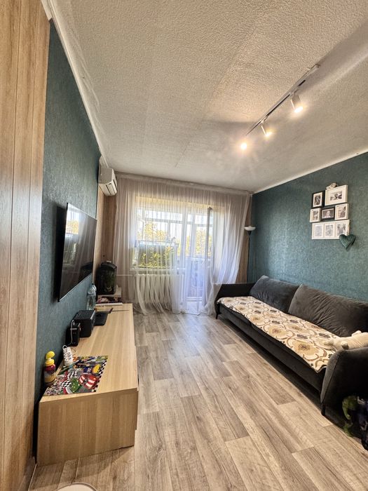 Продам двухкомнатную квартиру в центре города