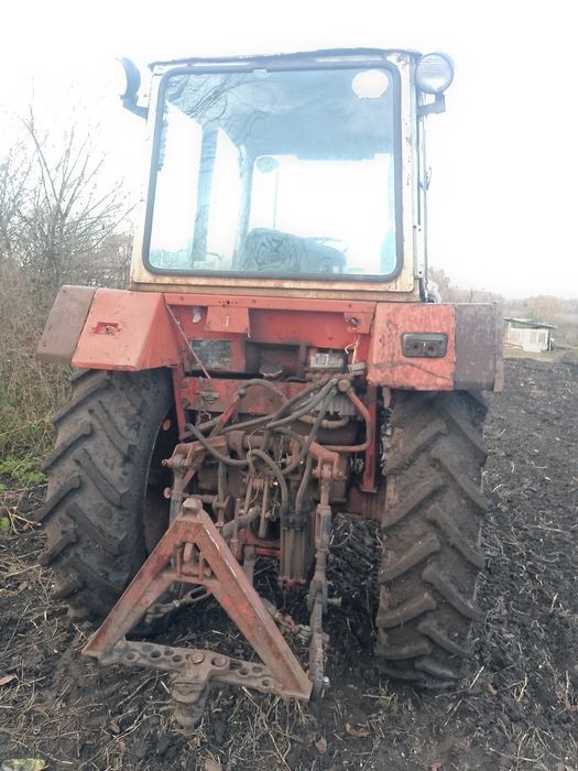 Трактор, причіп, сівалка