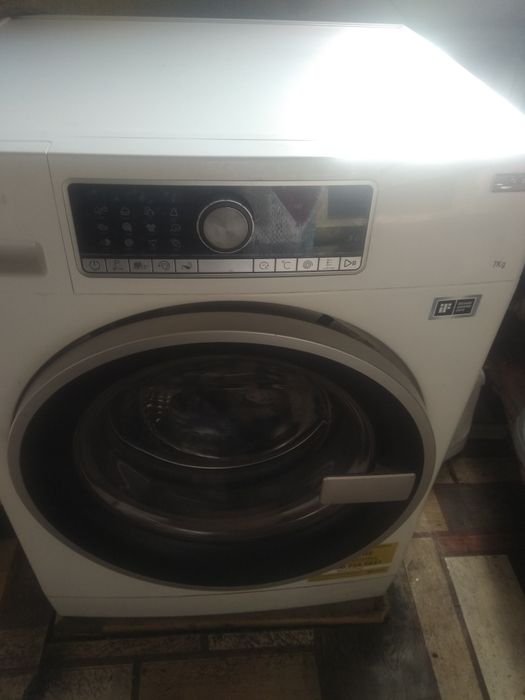 Продам пральну машинку Bauknecht стан нової