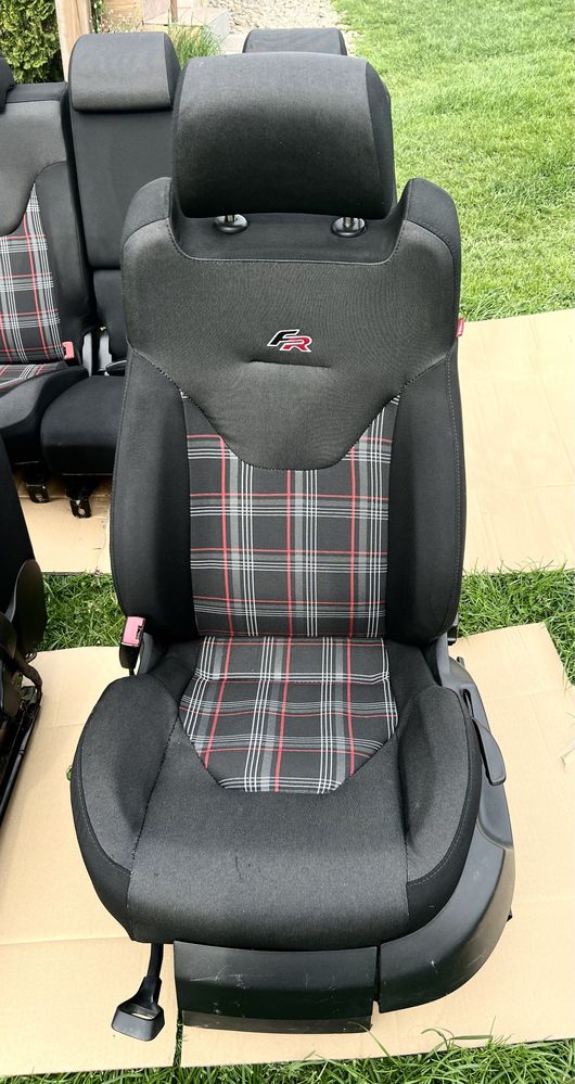 Fotele komplet Seat Altea FR krata