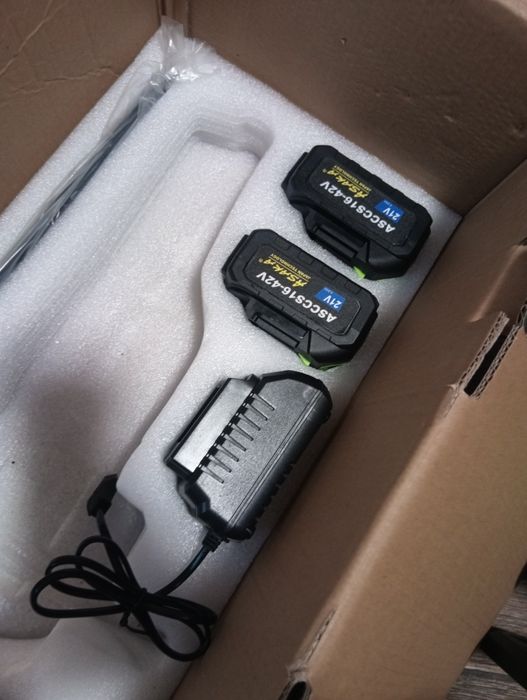 Продам акумуляторну пилу