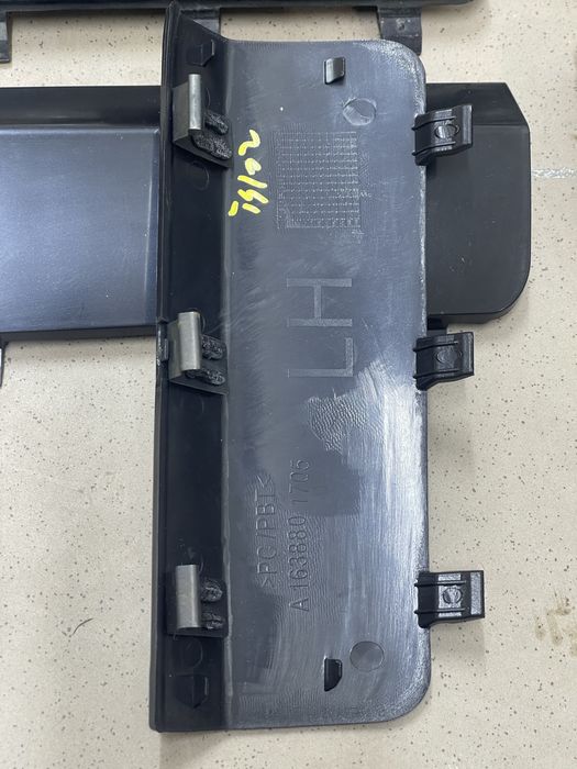 Заглушки заднего бампера mercedes ML w163 рестайл гарной якості