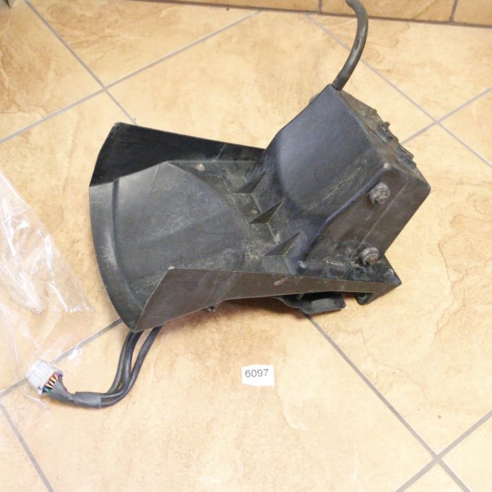 6097 Błotnik chlapacz wzmacniacz radia 12-17 Honda Goldwing GL 1800