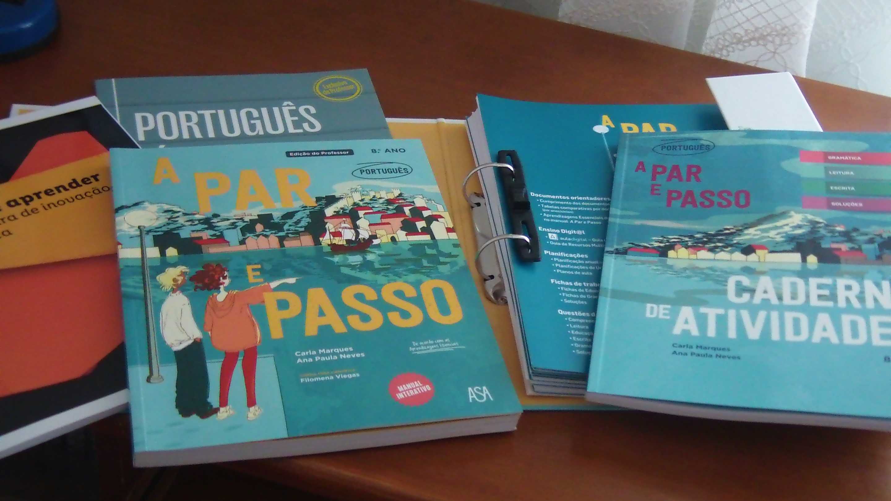 Conjunto completo do professor A par e passo Português 8.º Edições ASA