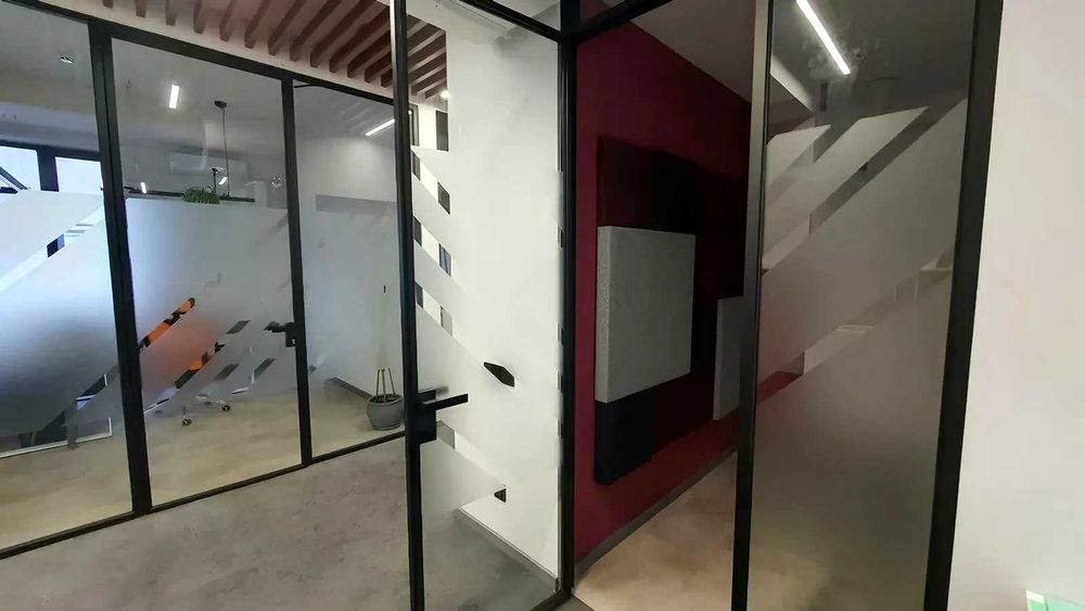 Без кмісії, Продаж офісної будівлі біля метро Політехнічний Інститут.