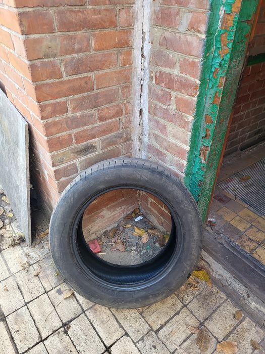 Продам на запаску 235/55/18 1 шт