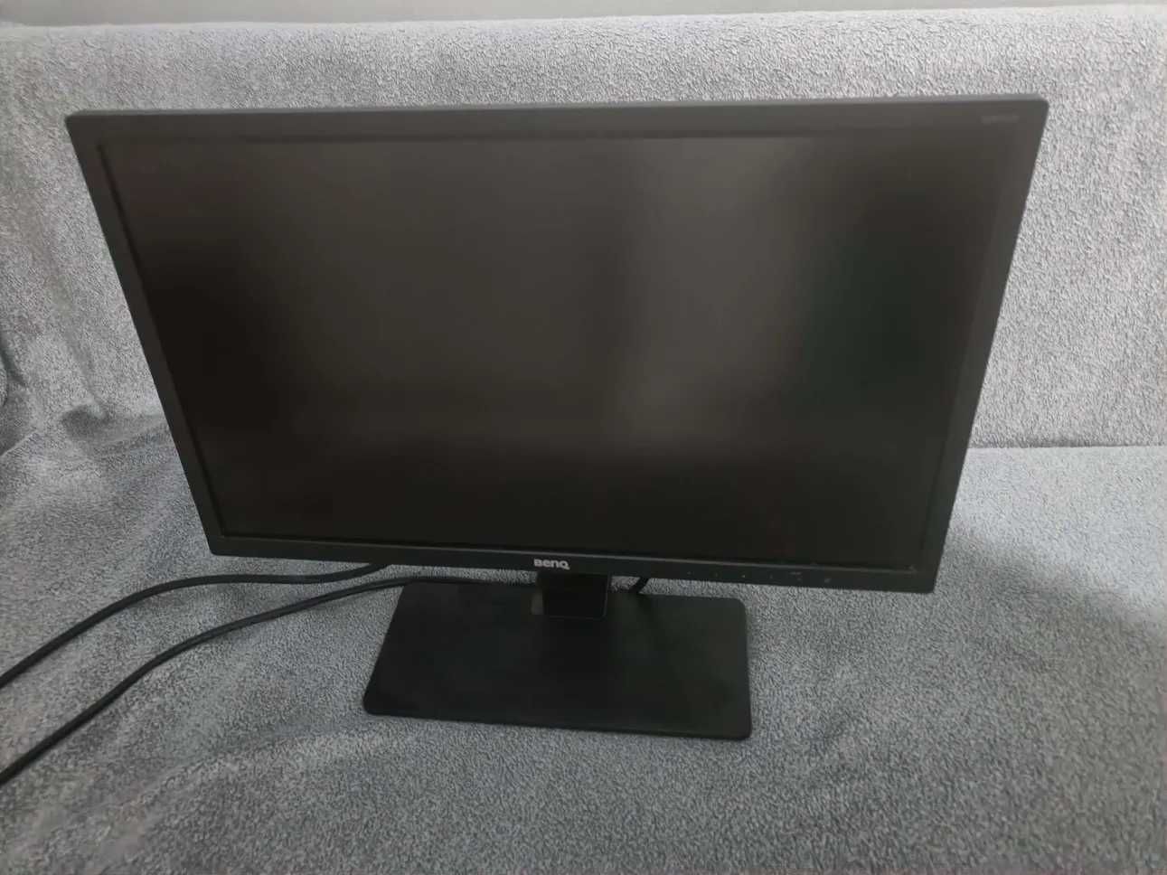 Komputer stacjonarny + monitor BenQ GW2270 – gotowy do pracy, Win10