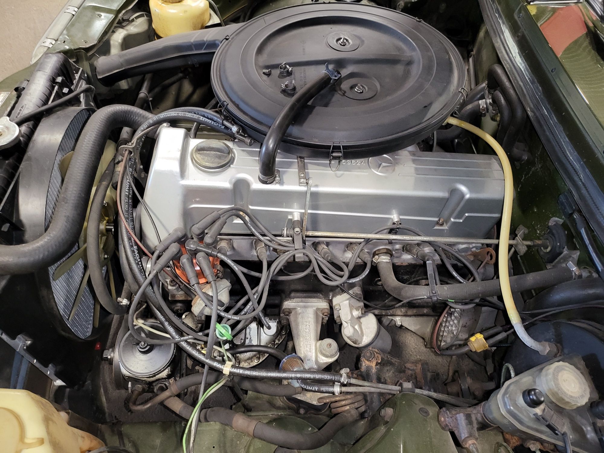 Мерседес 123T Універсал 2,5 бензин.
