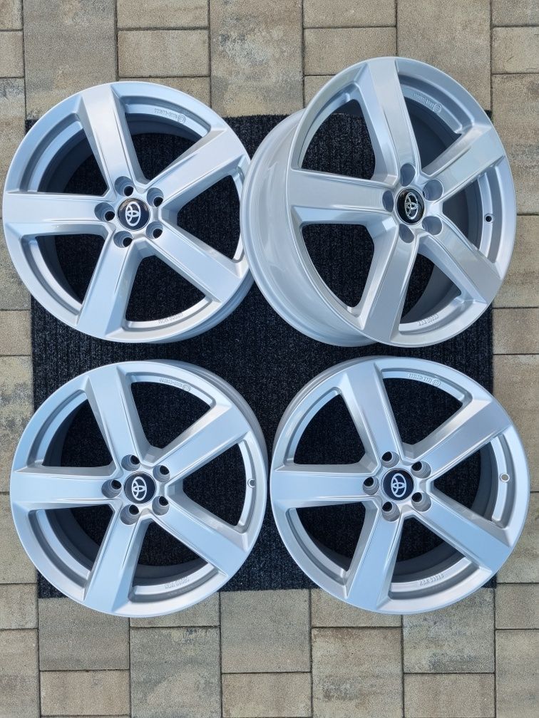 Toyota Yaris 17 " Nowe Felgi aluminiowe 5x100 Yaris IV 2020- Srebrne