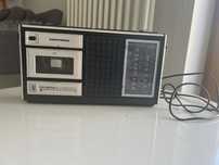 Radio GRUNDIG, stare, raczej sprawne ale do wyczyszczenia