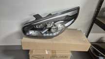 Lampa przednia Lewa KIA CARENS 4 IV xenon