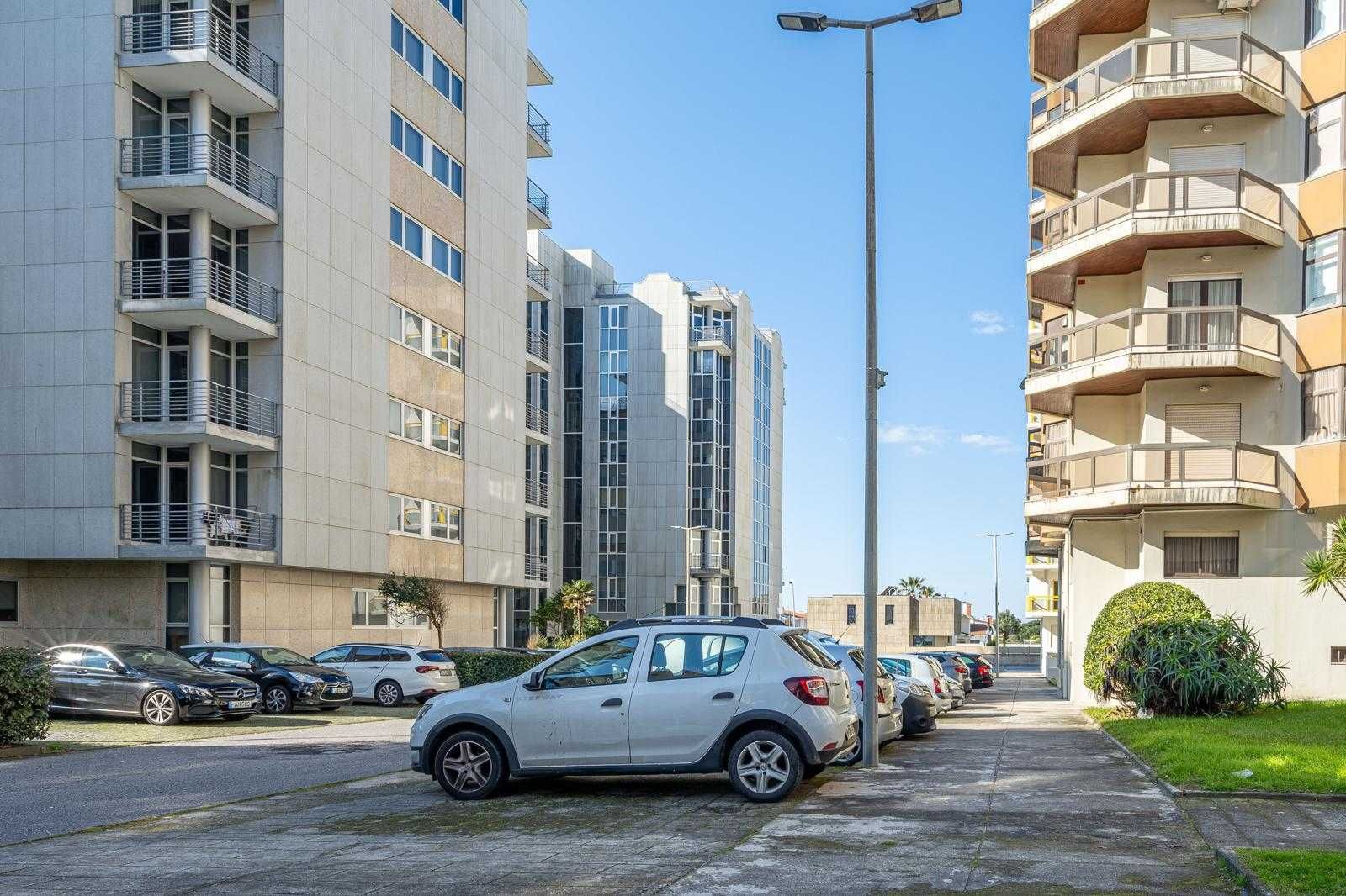 VCT29, simpático T1 r/c a 500mts da praia Amorosa