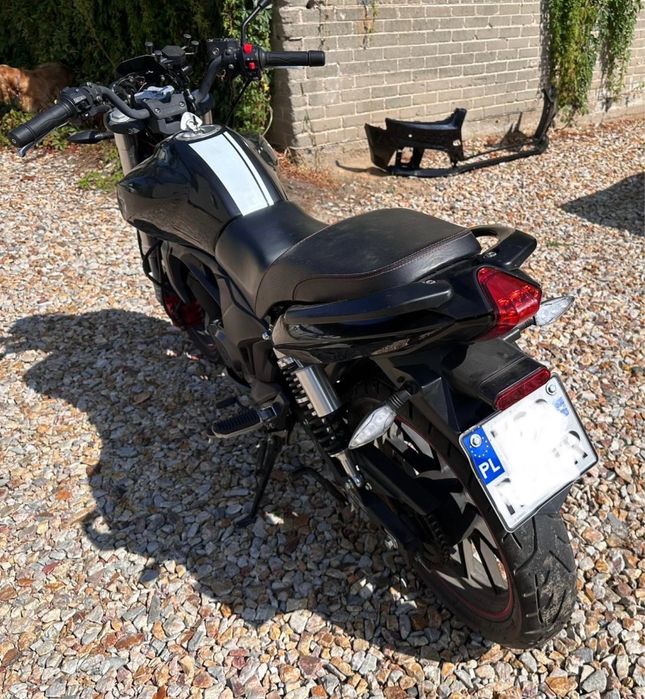 Motocykl naked KEEWAY RKV 125 szosowy na KAT A1/B