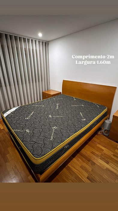 Mobília em madeira "faia" em excelente estado