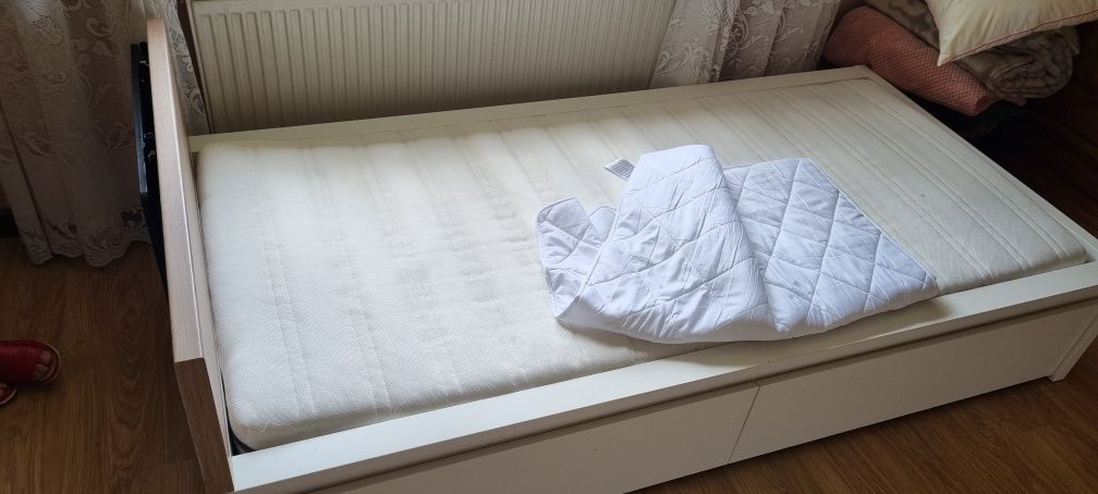 Łóżko Malm Ikea komplet z materacem pojedyncze