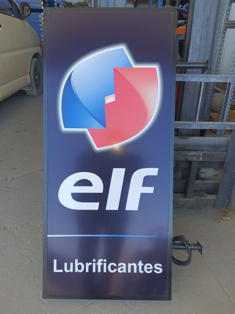 Reclames luminosos lubrificantes ELF