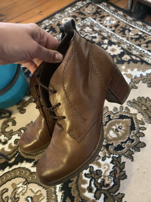 Осінні черевички шкіряні