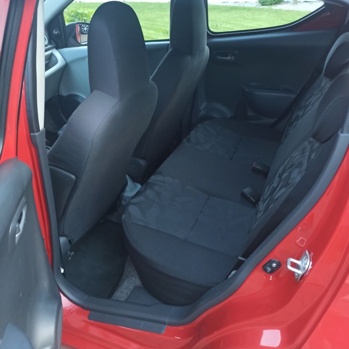 Alto  1,0  Klimatyzacja  , wspomaganie  , dwa  komplety  kół