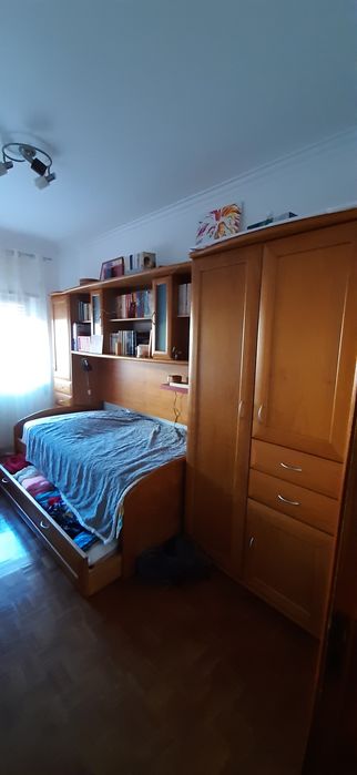Quarto completo em madeira