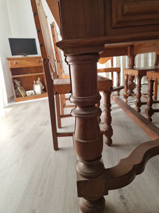 Conjunto de sala, mesa e 6 cadeiras em madeira socopira