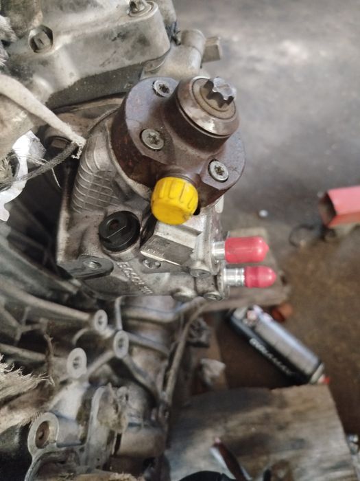 Паливний насос до бмв є91 2.0 дизель