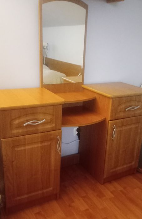 Toaletka Olcha z lustrem