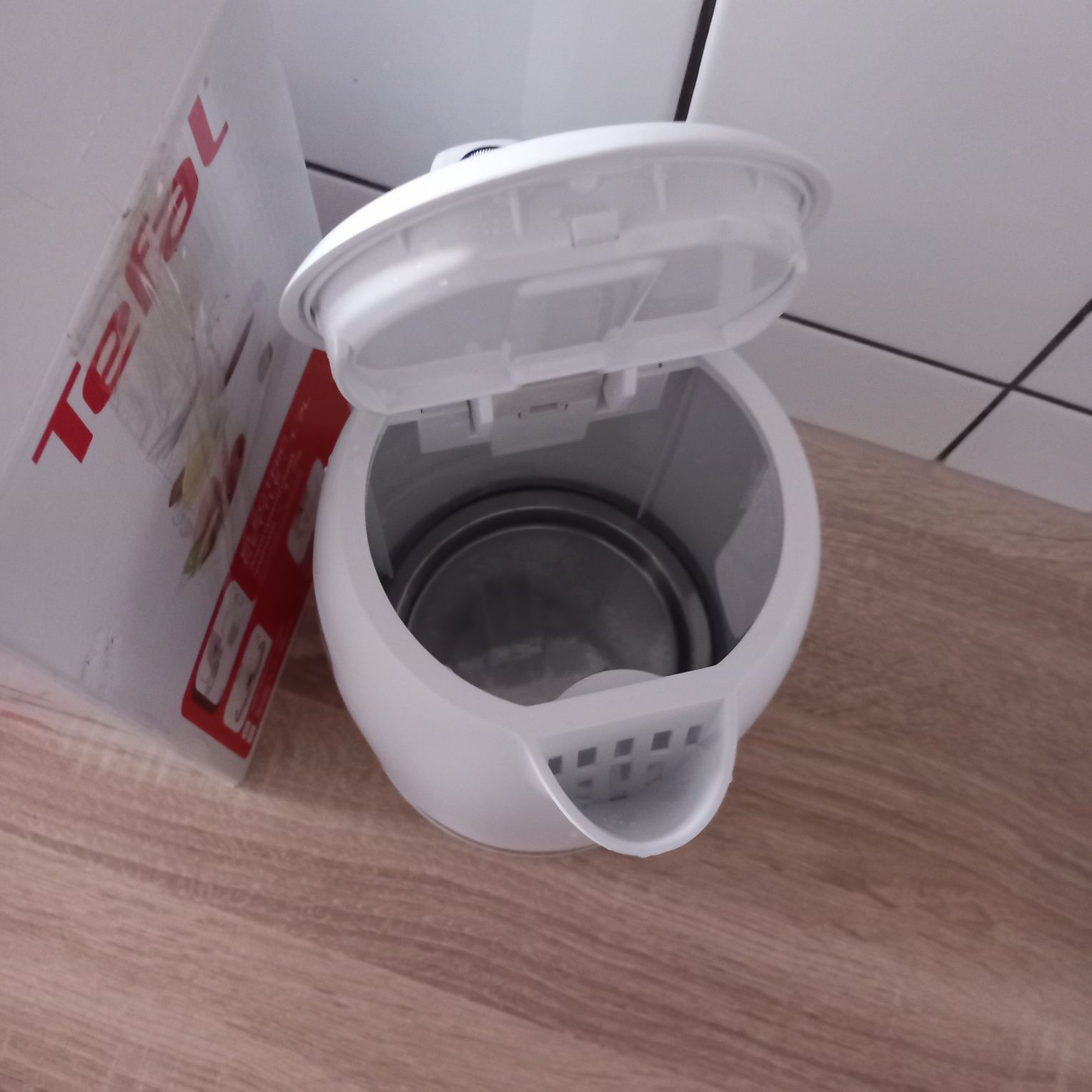 Czajnik elektryczny Tefal Snow KO3301