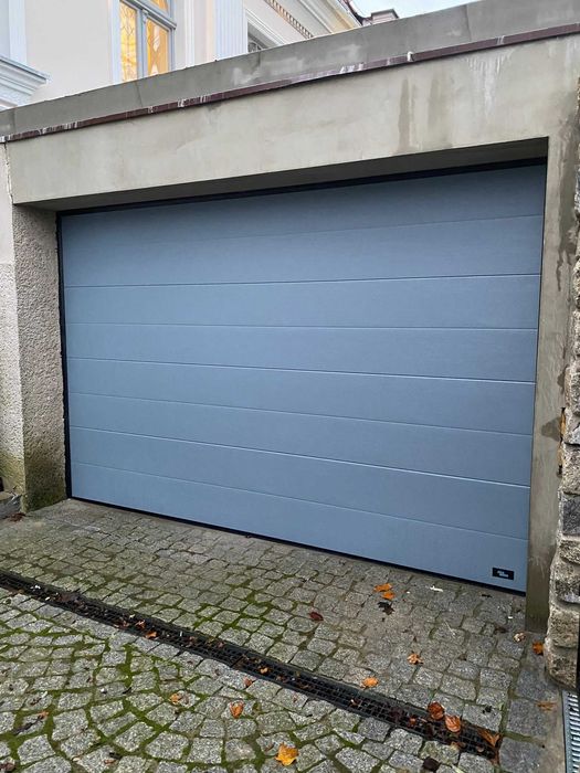Brama garażowa segmentowa przemysłowa od Producenta