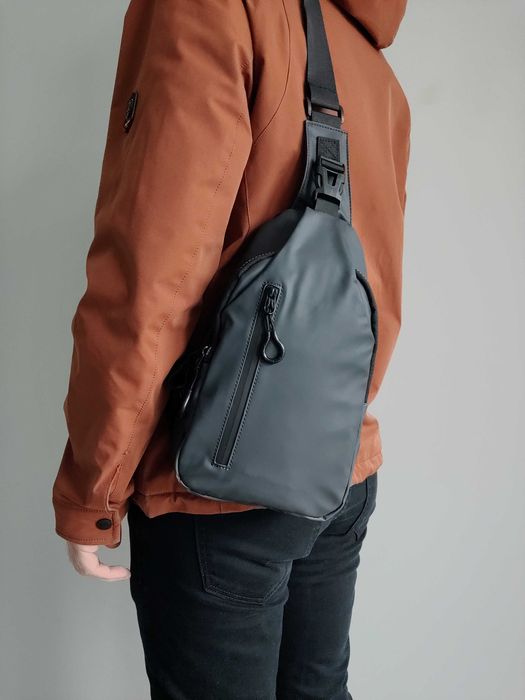 558 Нагрудна сумка слінг