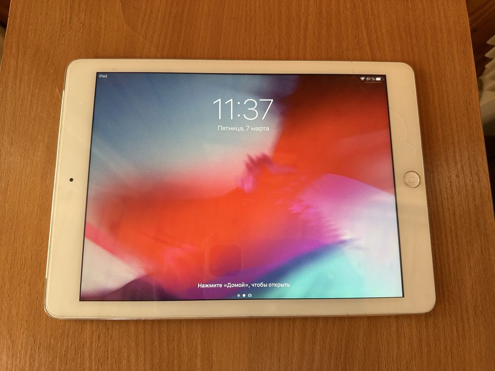 Планшет IPad Air