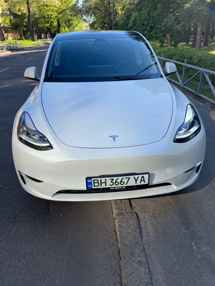 ПРОДАМ TESLA model Y 2023