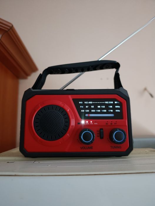 Продам фонарик - радіо