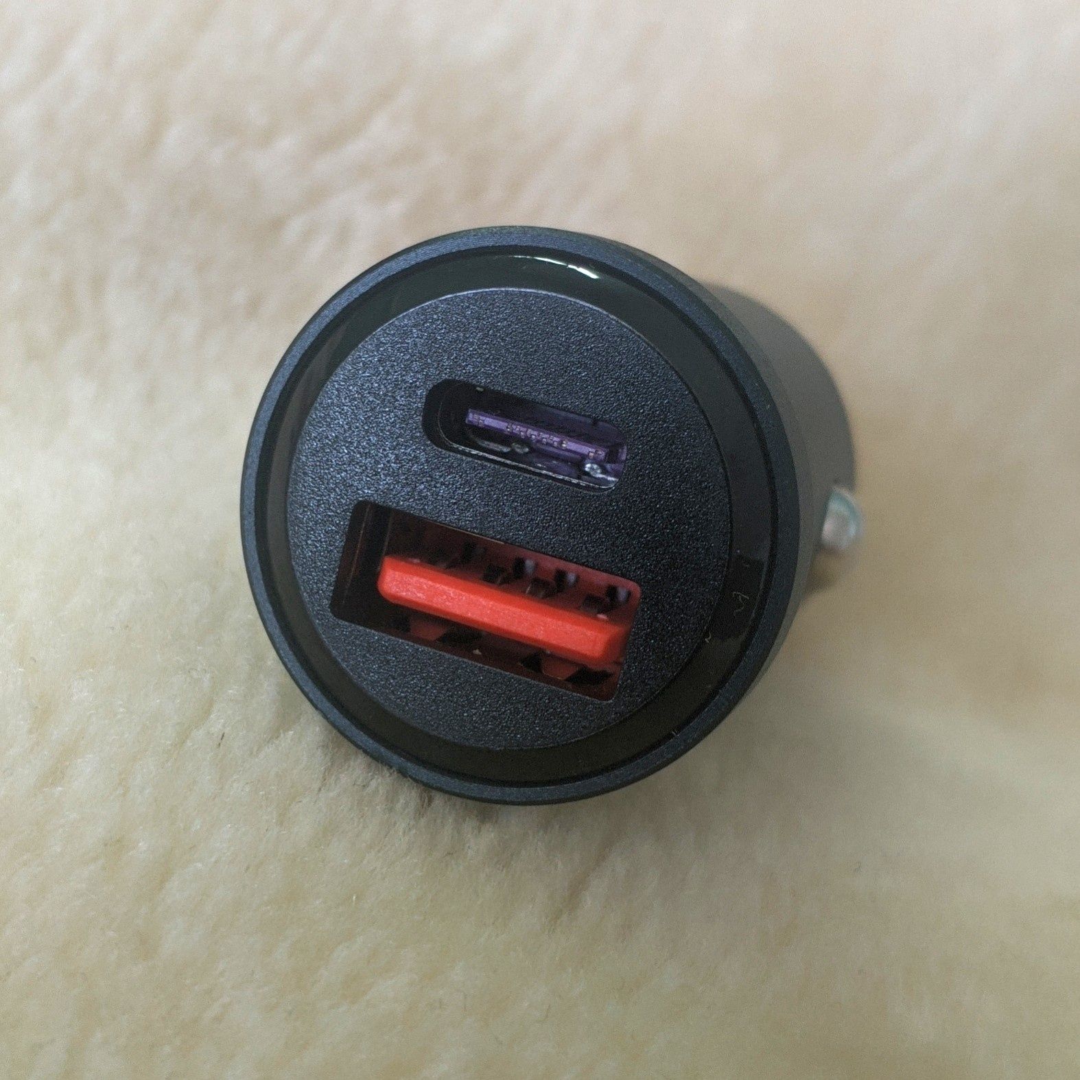 Автомобільний зарядний пристрій для телефону USB Type-C