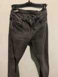 Серые джинсы Levis