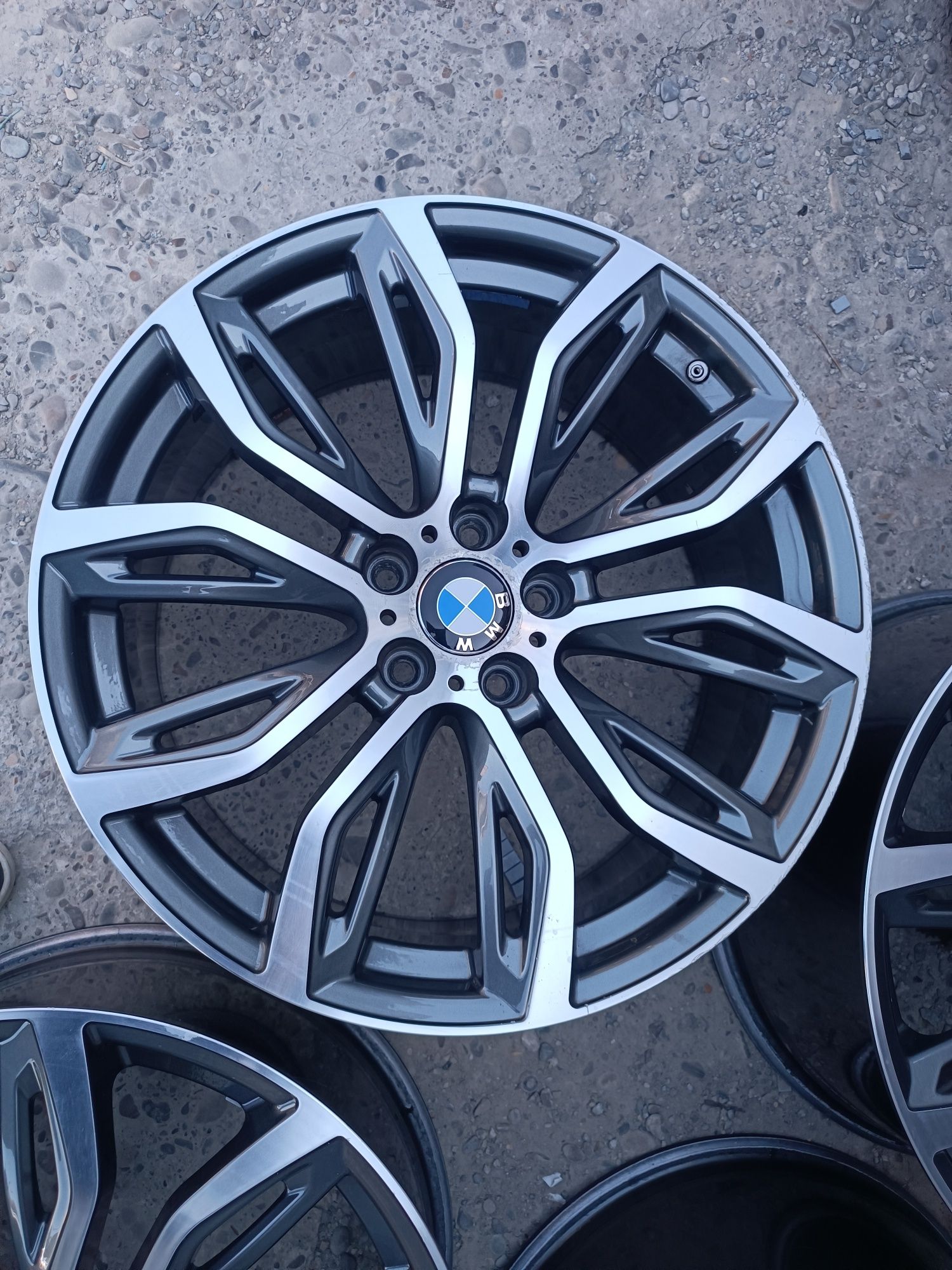 Диски BMW X5 X6 F 15 F16 E70 E71  5/120r20  різноширокі з Германії