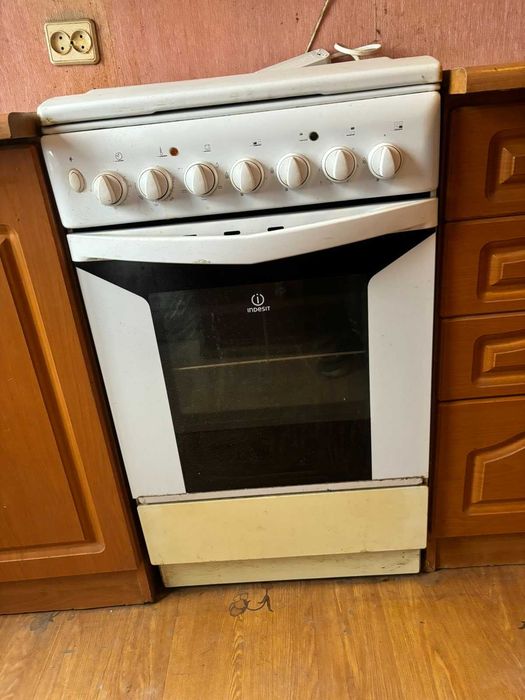 Газова плита б/в Indesit 50/60