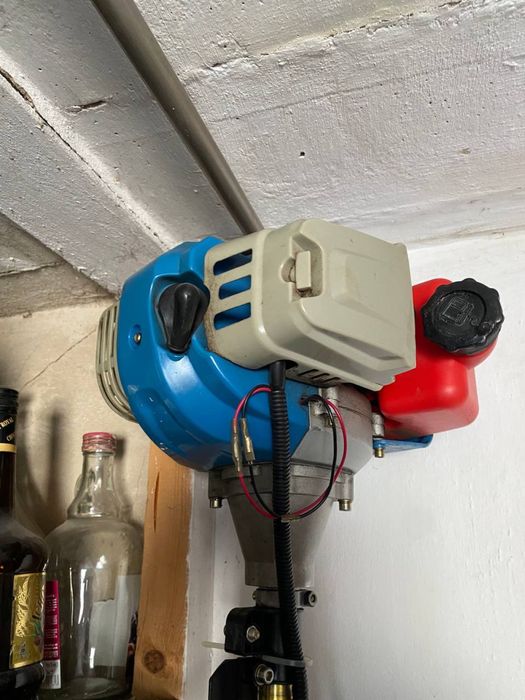 Бензокоса, бензинова косарка