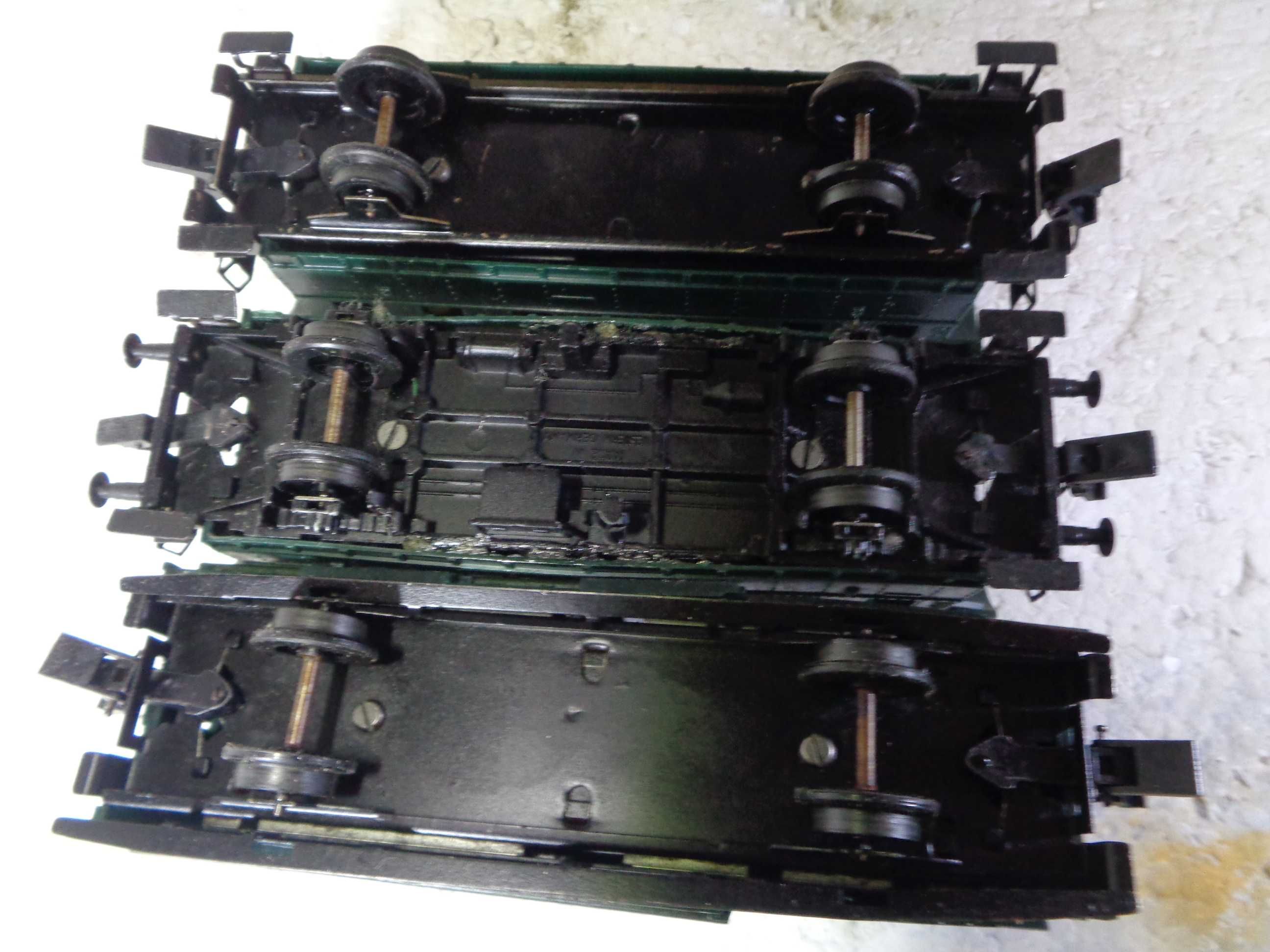 1:87 TRIX Lote de 3 carruagens de passageiros sistema antigo TRIX