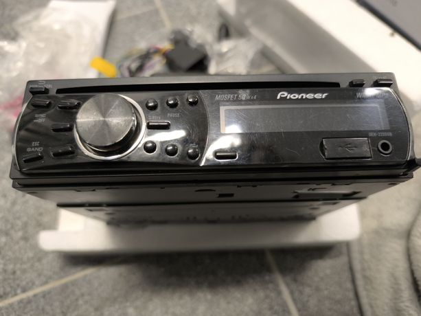 Radioodtwarzacz samochodowy Pioneer DEH-2200UB