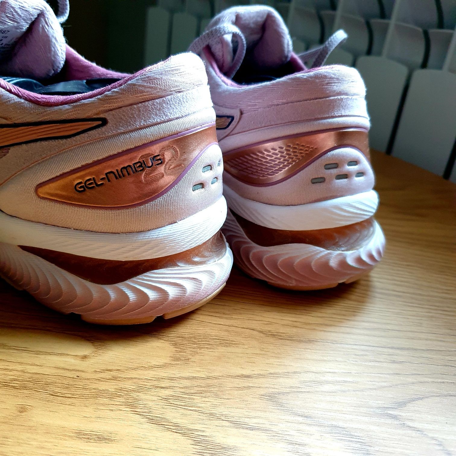 Жіночі кросівки Asics nimbus чорні gel nova
