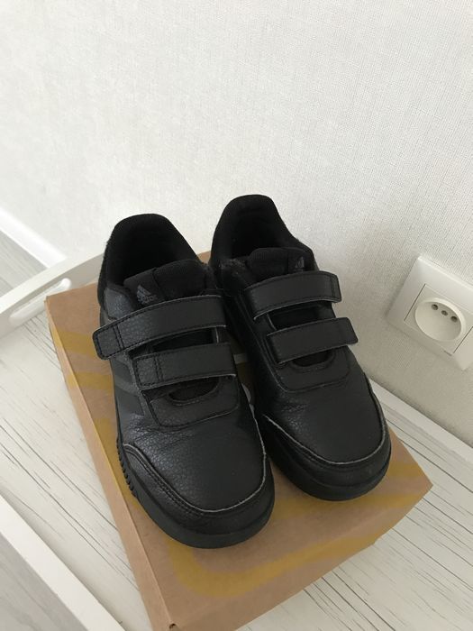 Кросівки adidas шкіра 33 розмір