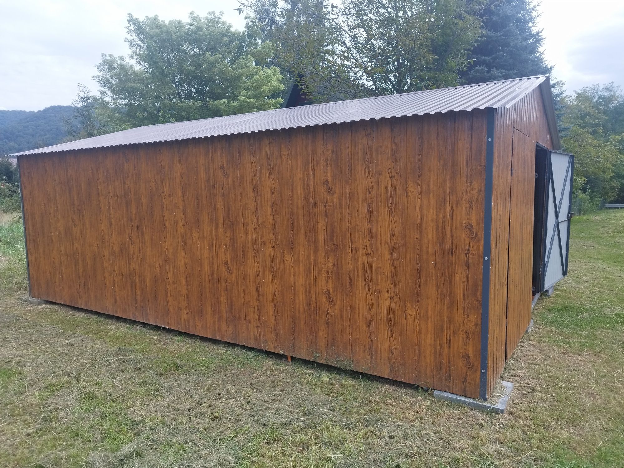 Garaż blaszany 4.5x6.5 m.