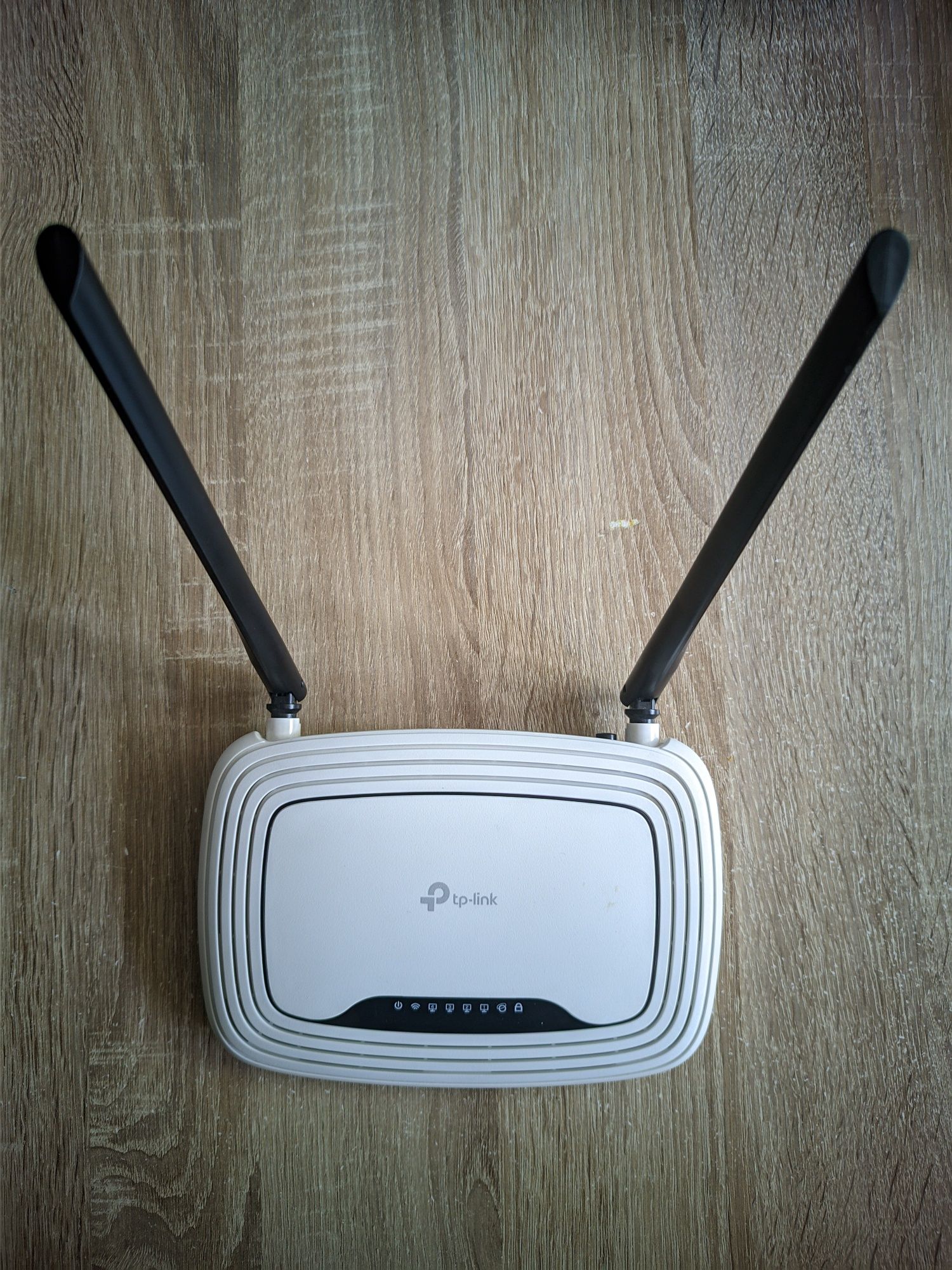 Router TP-link WR841N
