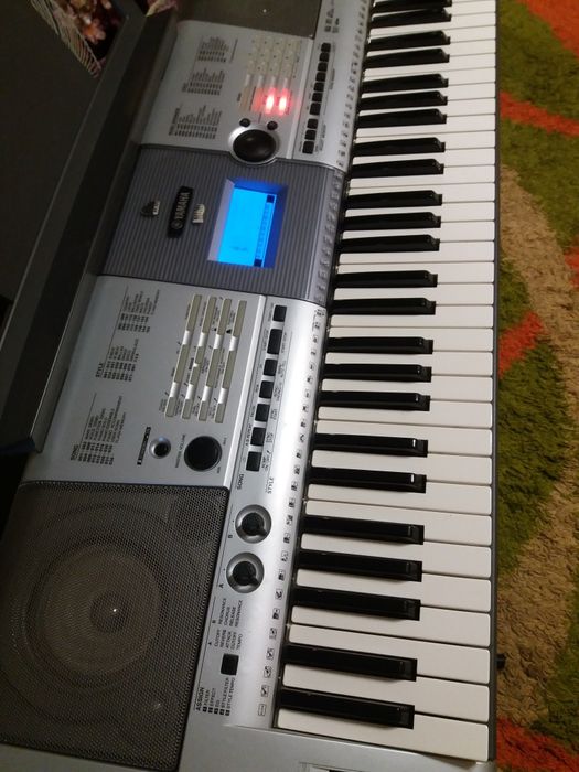 Yamaha PSR-E403 Синтезатор
