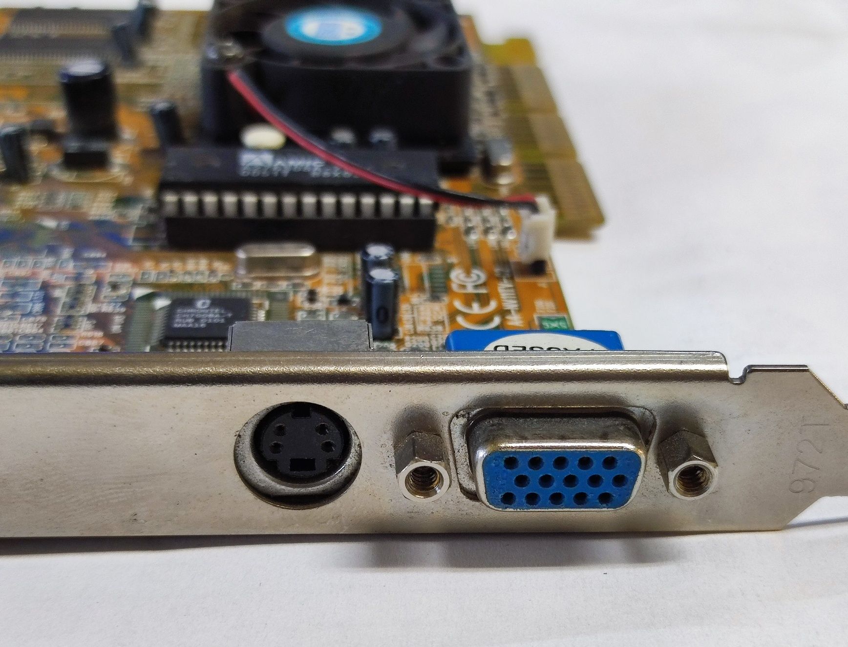 Karta graficzna GeForce ANV11C24P-32MB na złączu AGP
