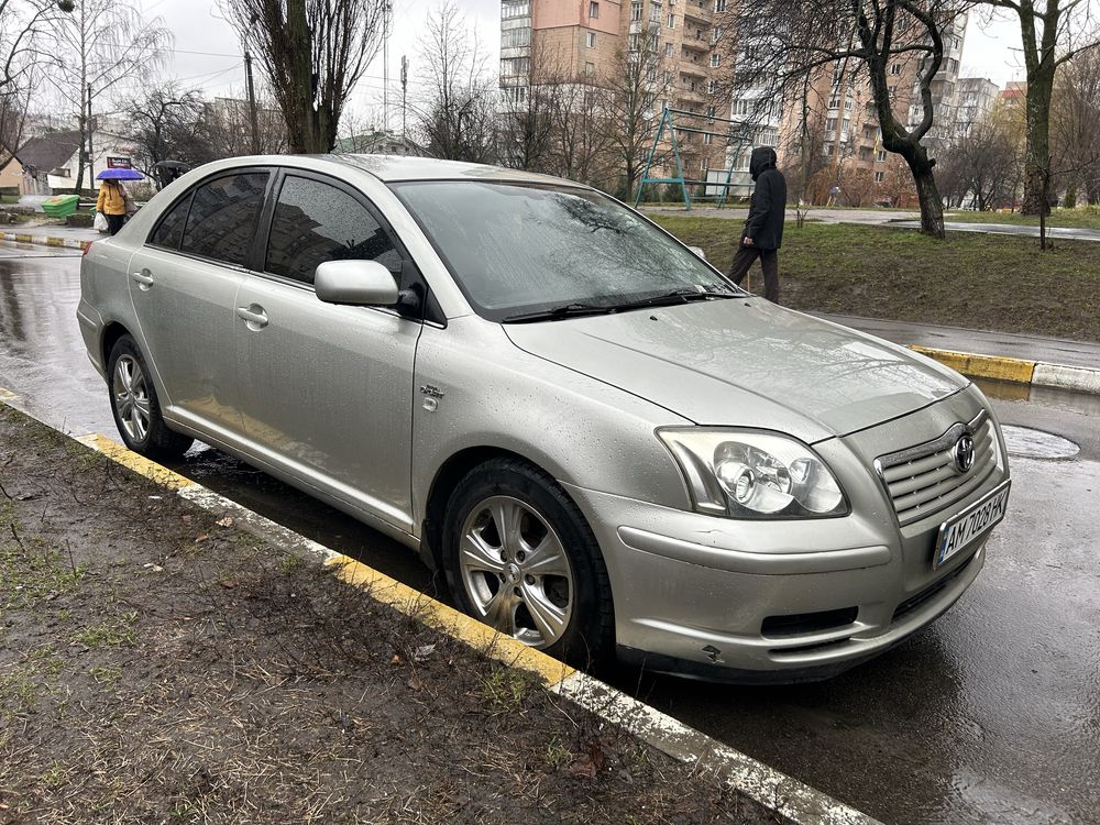 Тойота Авенсіс