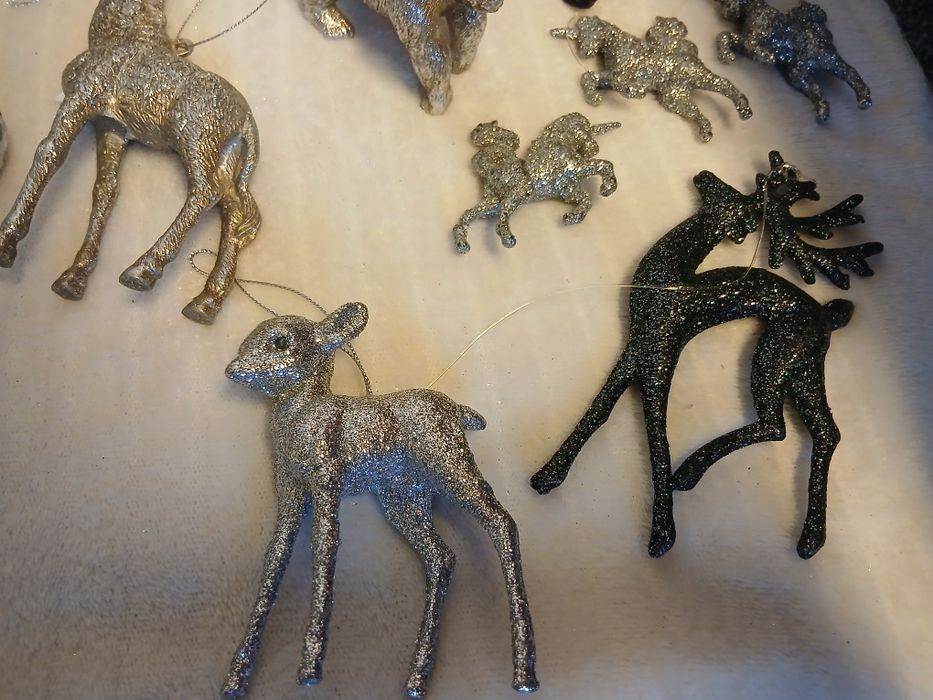 Новорічні іграшки на ялинку