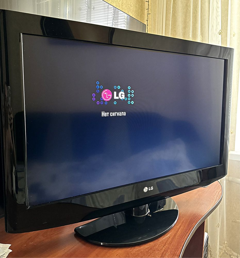 ЖК - телевизор LG 32" TV с пультом
