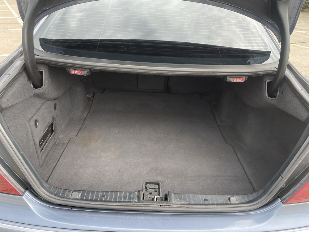 Mercedes E-class W211
