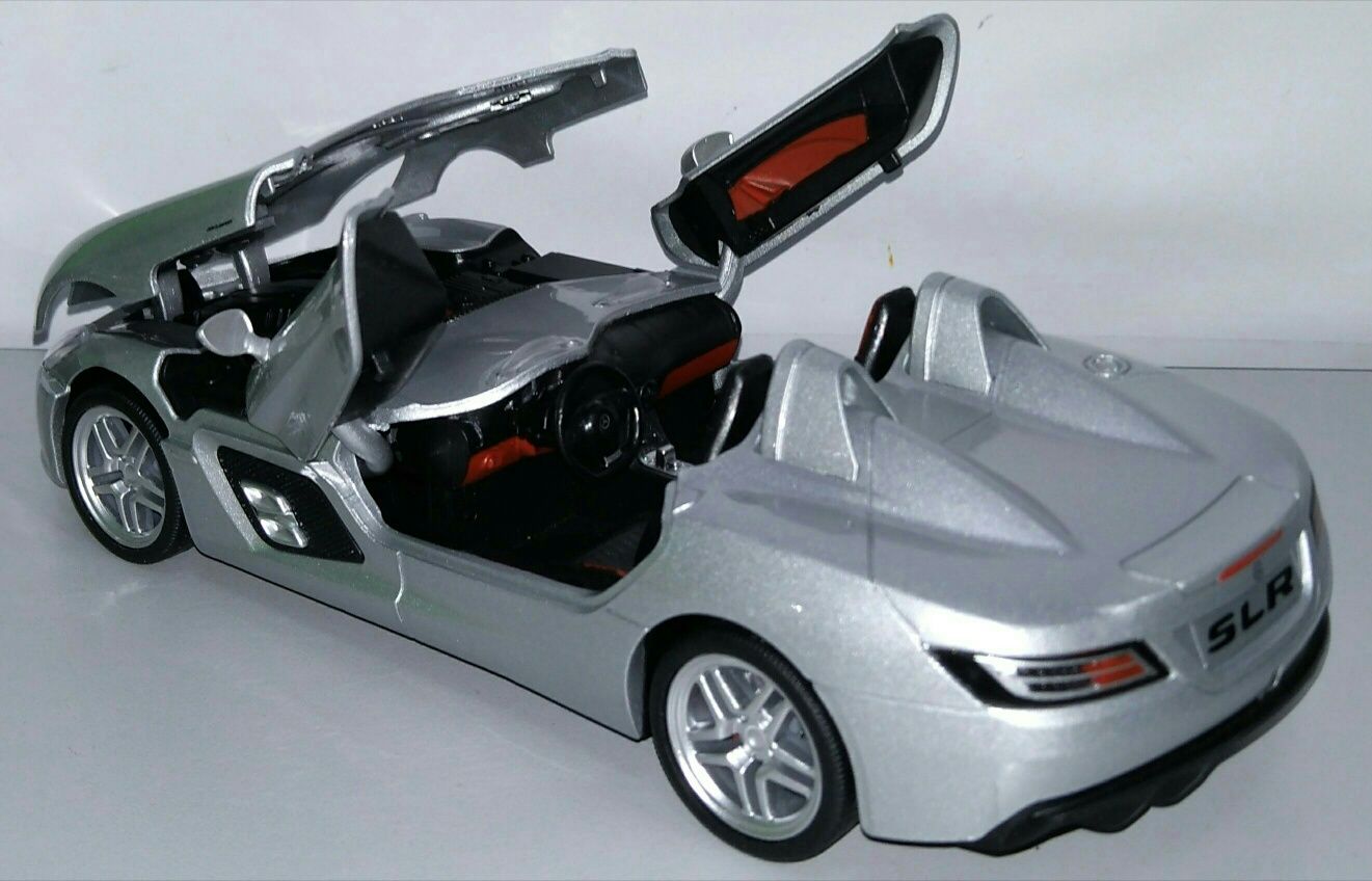 Машинка Mercedes-Benz SLR McLaren Stirling Moss "Автопром", 1:24 Метал